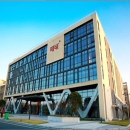 走进百草味，学习百草味新零售