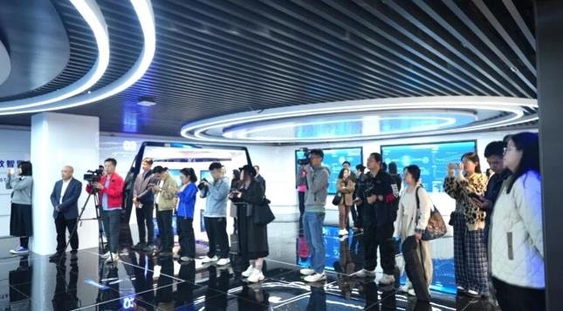 从"超级冰箱”到产业枢纽：玉湖冷链如何以"冷”基建撬动"热”经济？