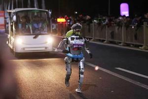 人类纪录或被机器人打破？人形机器人半马前瞻：更快、更高、更实