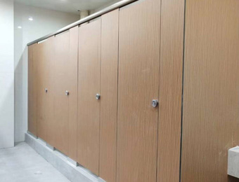 浩深建材｜卫生间隔断工程，选对板材才是专业的开始