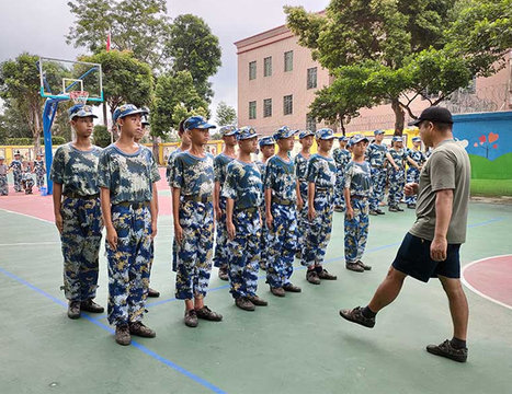 全封闭式管理教育