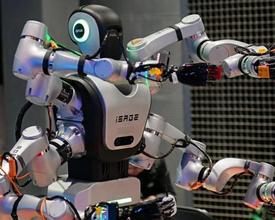 机器人突破“人形” “AI＋制造”开辟产业空间