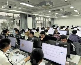 北大学生与AI对决，丈量技术边界