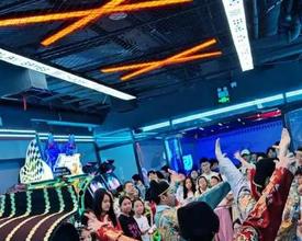 “民族风娃衣”激活潮玩产业文化消费新赛道