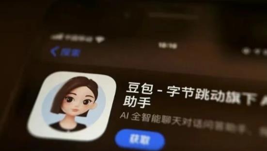 AI浪潮下的大厂博弈：从同质化突围到差异化破局